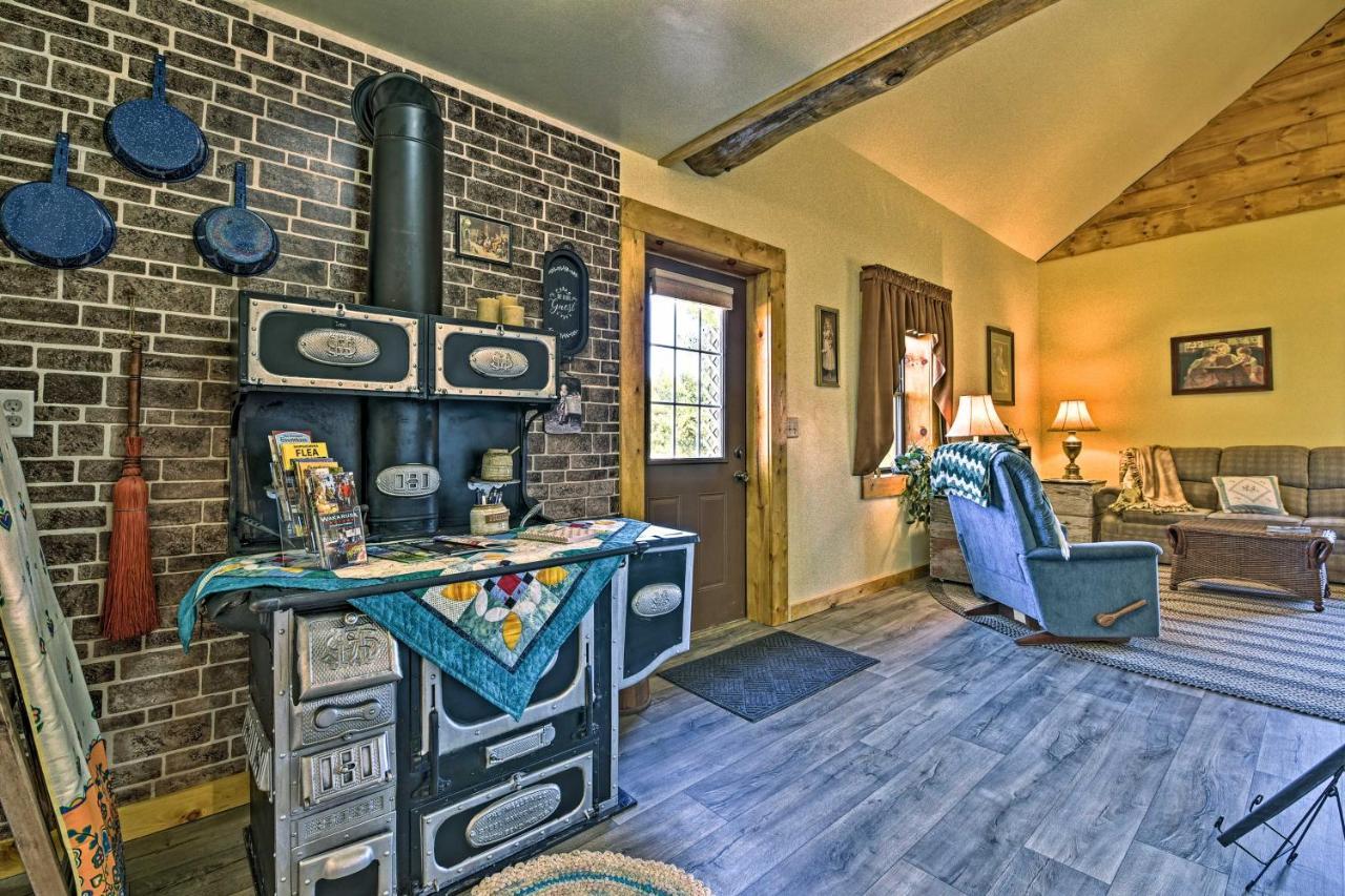 Nappanee Honey House Cabin - A Quiet Countryside Retreat! מראה חיצוני תמונה